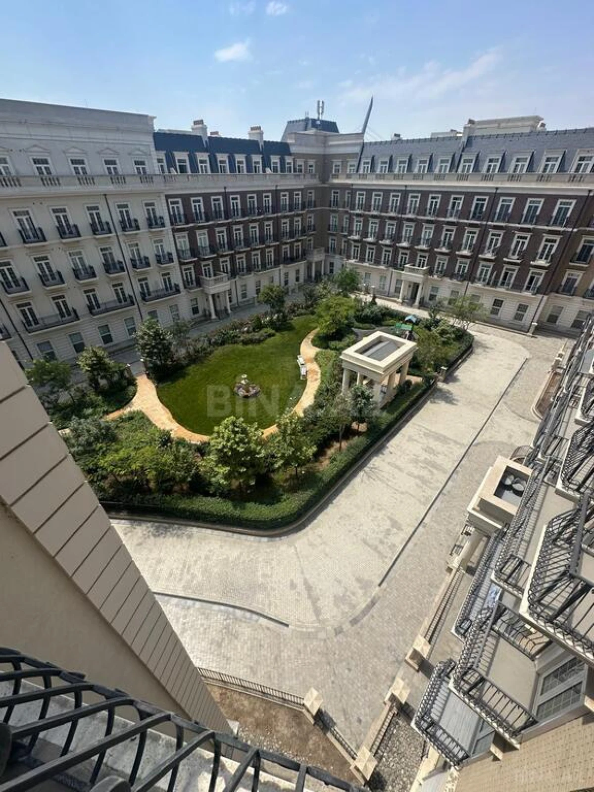 Satılır 3 otaqlı mənzil 110 m²