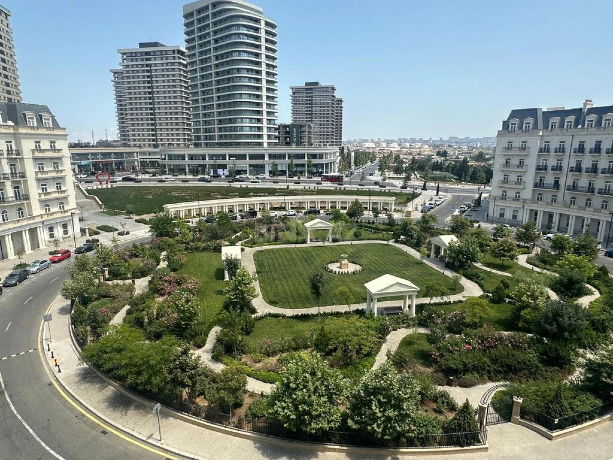 Satılır 3 otaqlı mənzil 110 m²