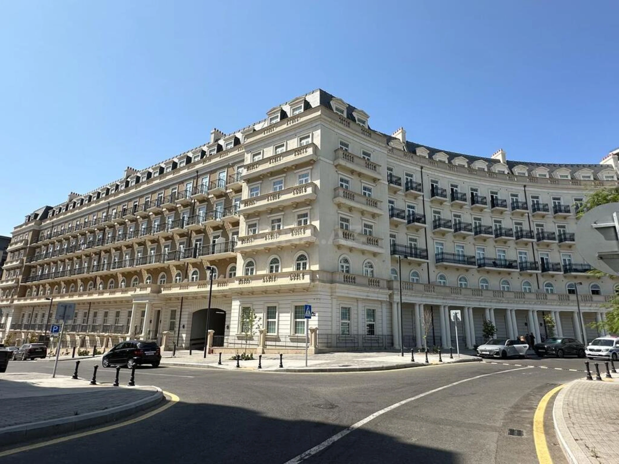 Satılır 3 otaqlı mənzil 110 m²