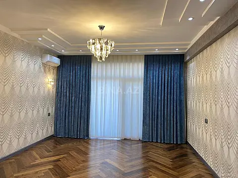 Satılır 5 otaqlı mənzil 217 m²