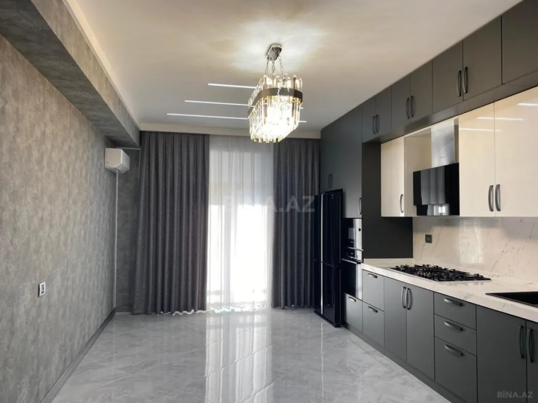 Satılır 5 otaqlı mənzil 217 m²