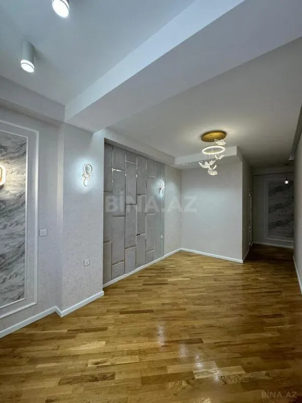 Satılır 3 otaqlı mənzil 127 m²