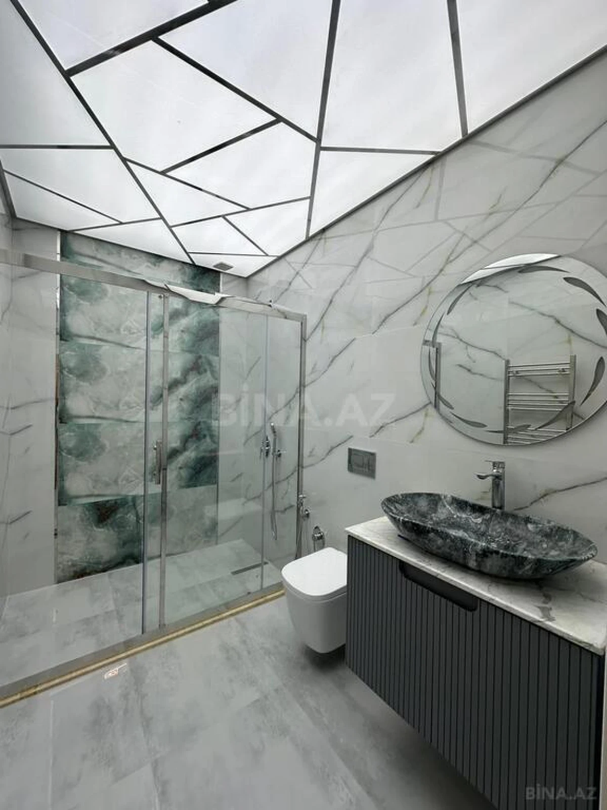 Satılır 3 otaqlı mənzil 127 m²