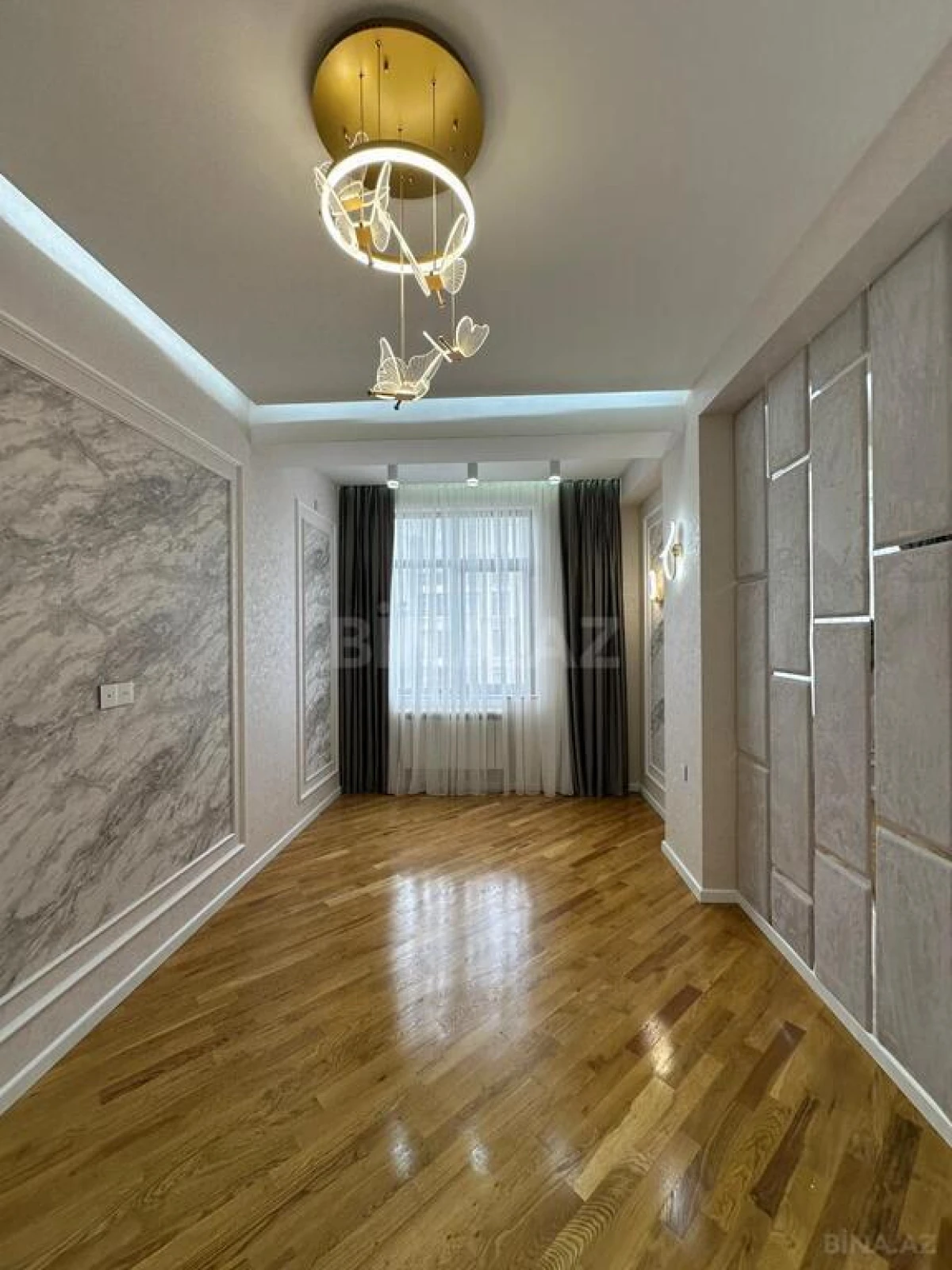 Satılır 3 otaqlı mənzil 127 m²