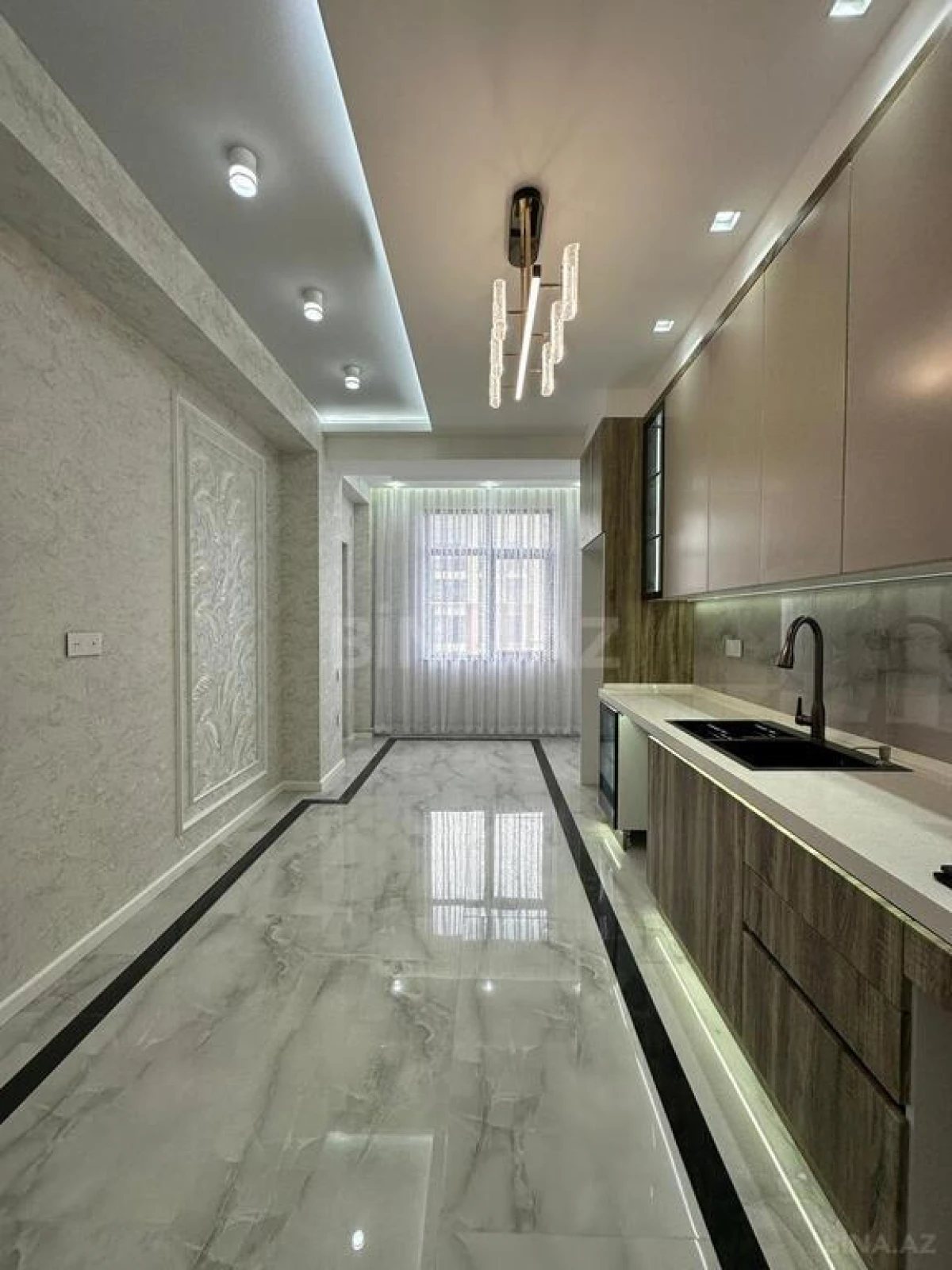 Satılır 3 otaqlı mənzil 127 m²