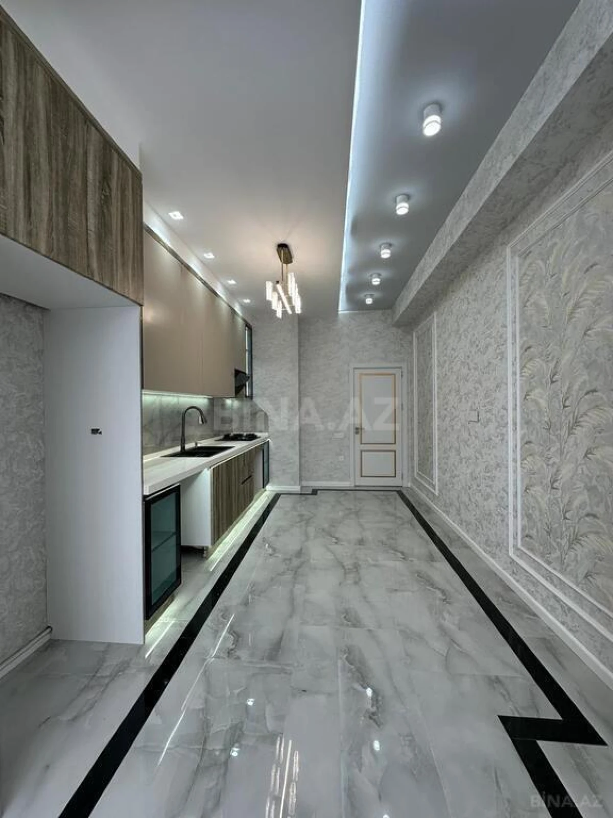 Satılır 3 otaqlı mənzil 127 m²