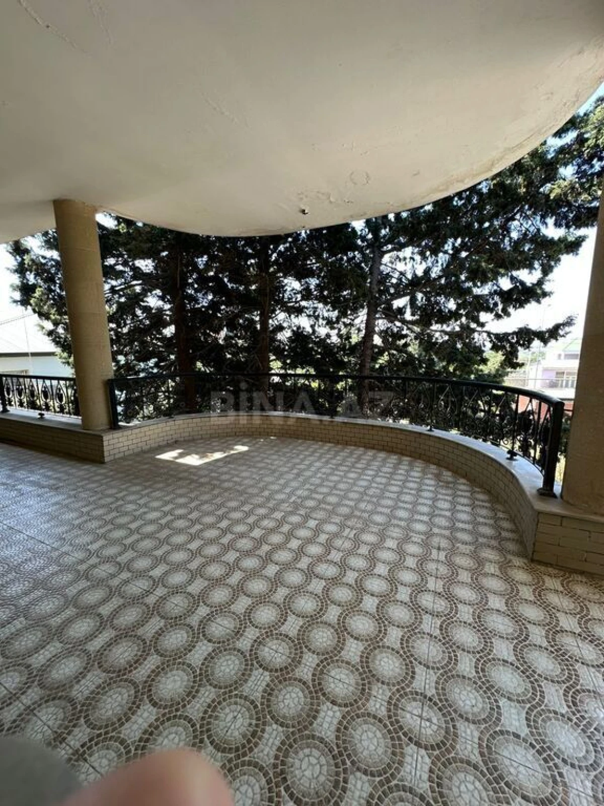 Kirayə verilir 9 otaqlı həyət evi 950 m²