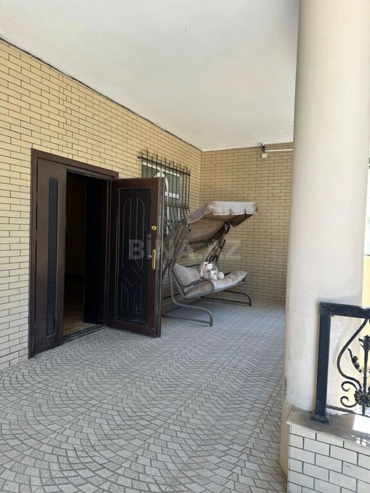 Kirayə verilir 9 otaqlı həyət evi 950 m²