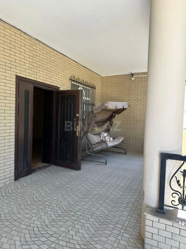 Kirayə verilir 9 otaqlı həyət evi 950 m²