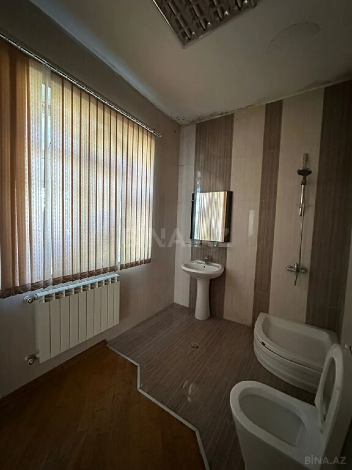 Kirayə verilir 9 otaqlı həyət evi 950 m²