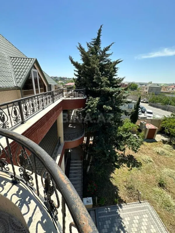 Kirayə verilir 9 otaqlı həyət evi 950 m²
