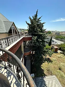 Kirayə verilir 9 otaqlı həyət evi 950 m²