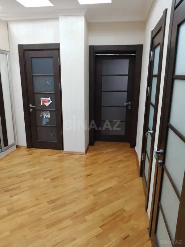 Satılır 2 otaqlı mənzil 94 m²