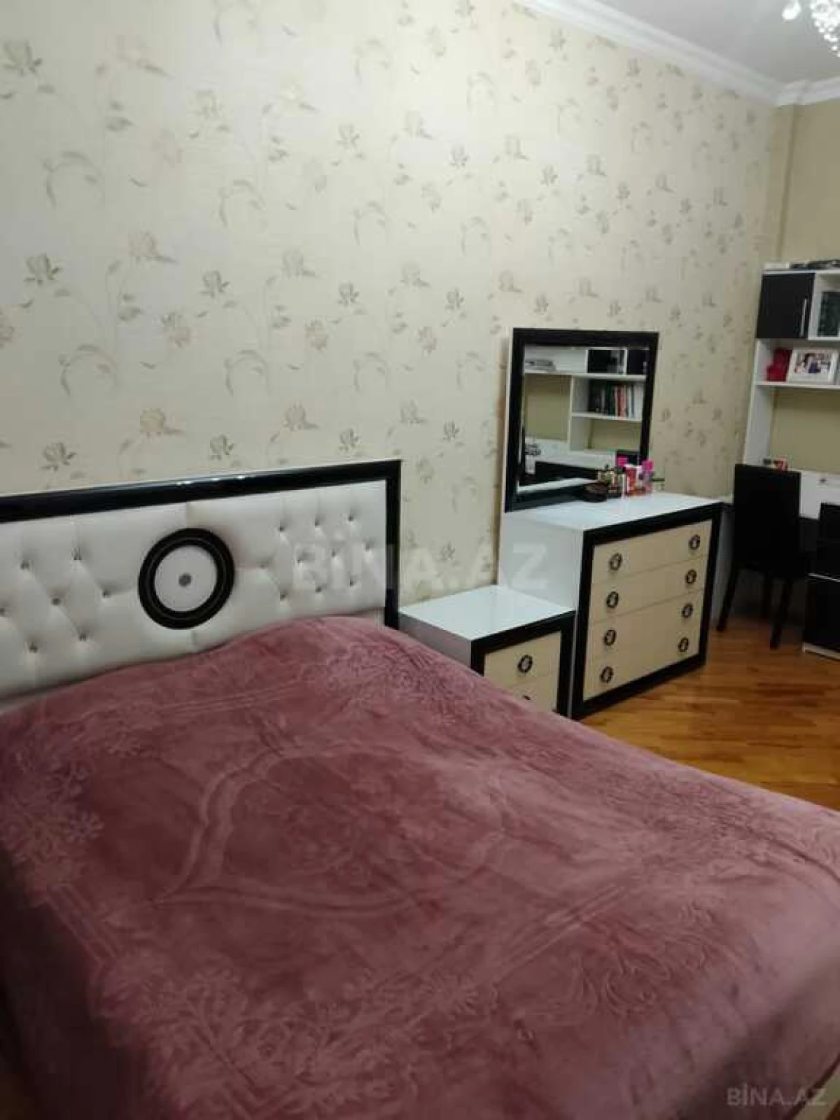 Satılır 2 otaqlı mənzil 94 m²
