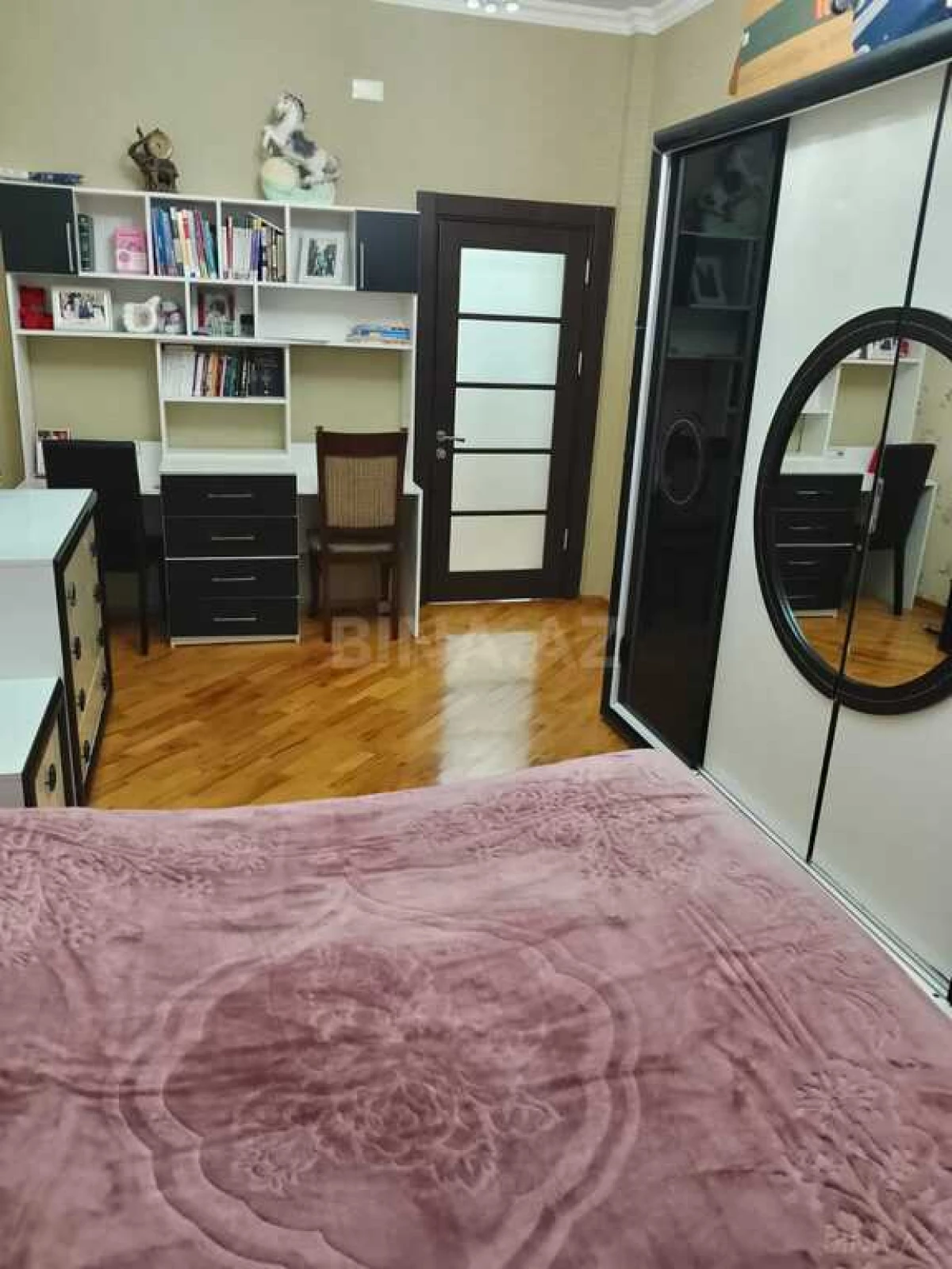 Satılır 2 otaqlı mənzil 94 m²