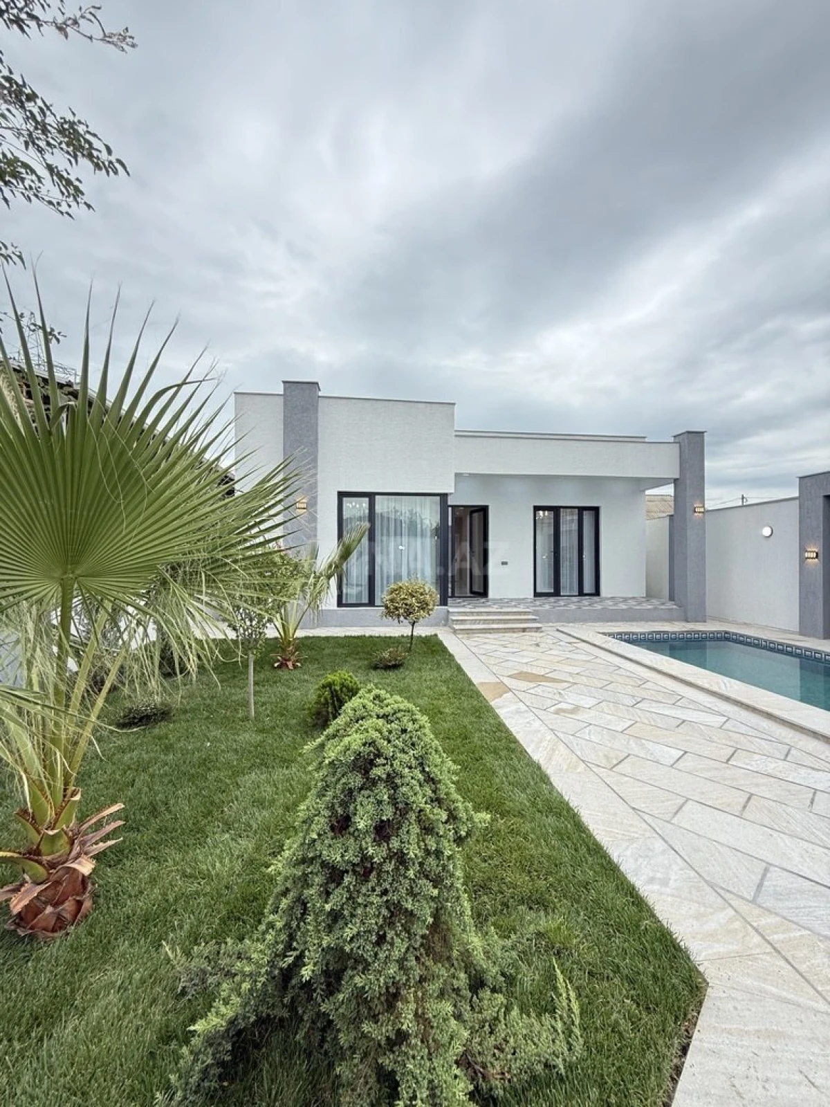 Satılır 4 otaqlı həyət evi 155 m²