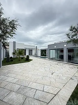 Satılır 4 otaqlı həyət evi 155 m²