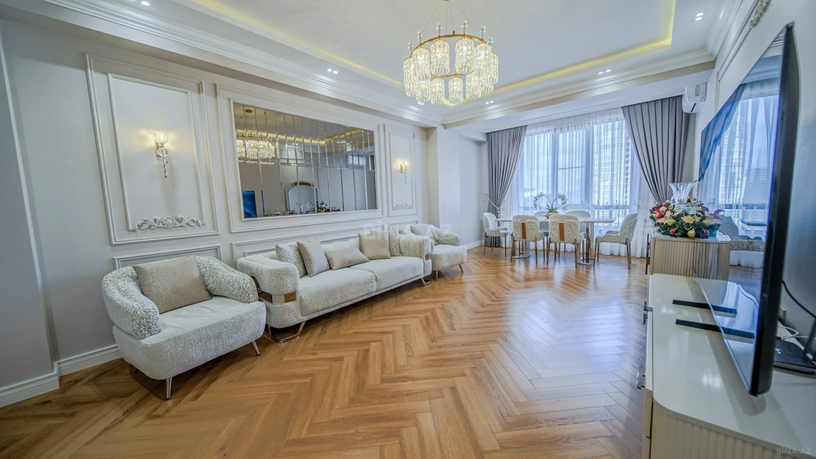 Satılır 3 otaqlı mənzil 135 m²