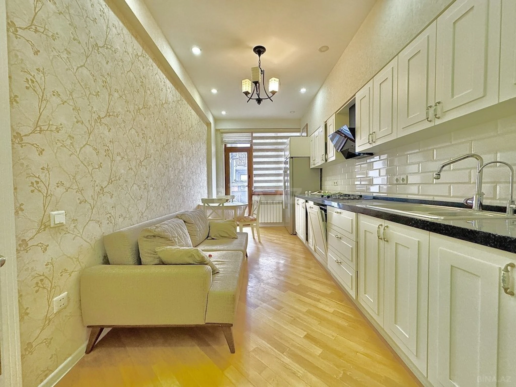 Satılır 3 otaqlı mənzil 123 m²