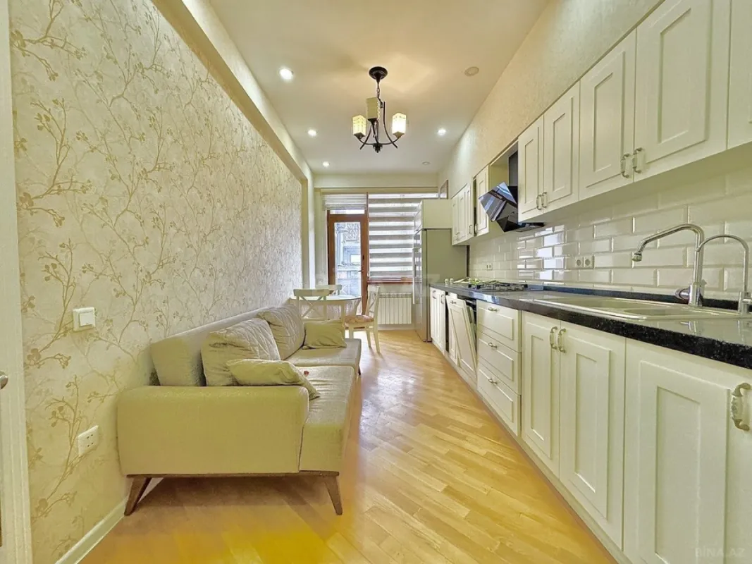 Satılır 3 otaqlı mənzil 123 m²