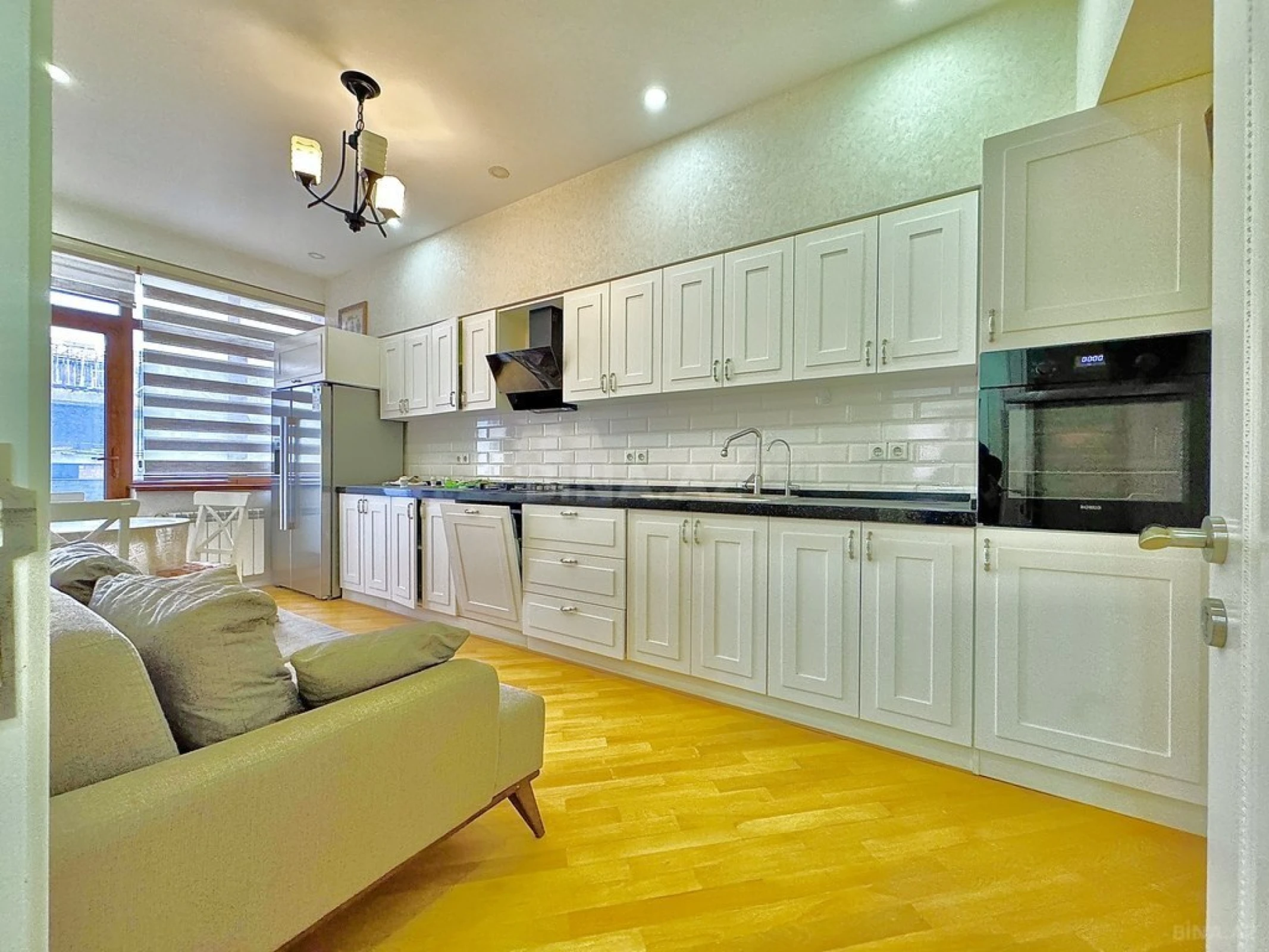 Satılır 3 otaqlı mənzil 123 m²