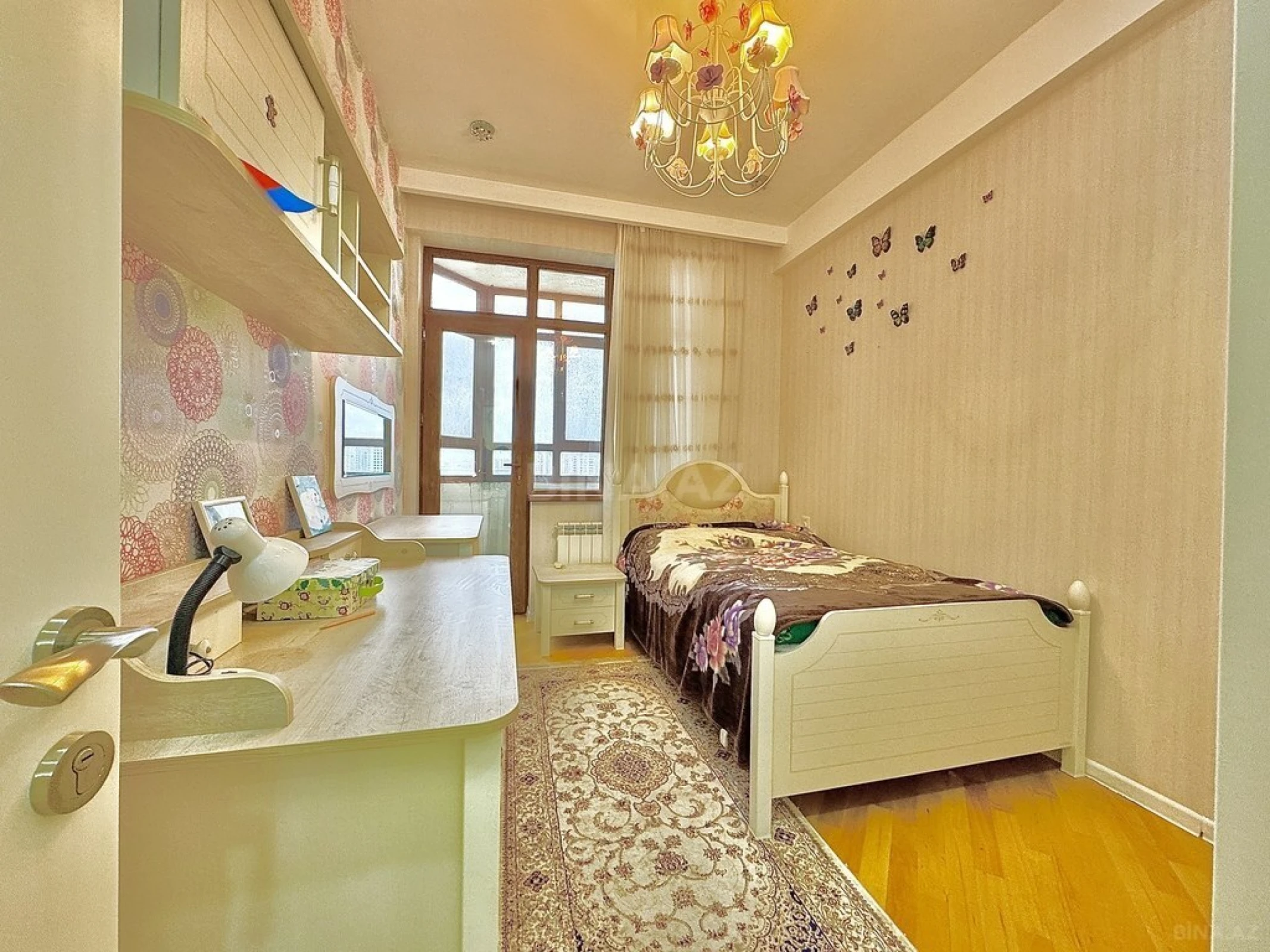 Satılır 3 otaqlı mənzil 123 m²