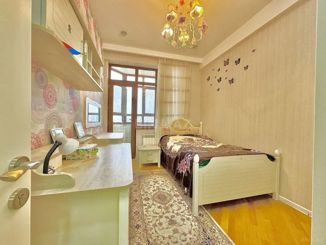 Satılır 3 otaqlı mənzil 123 m²