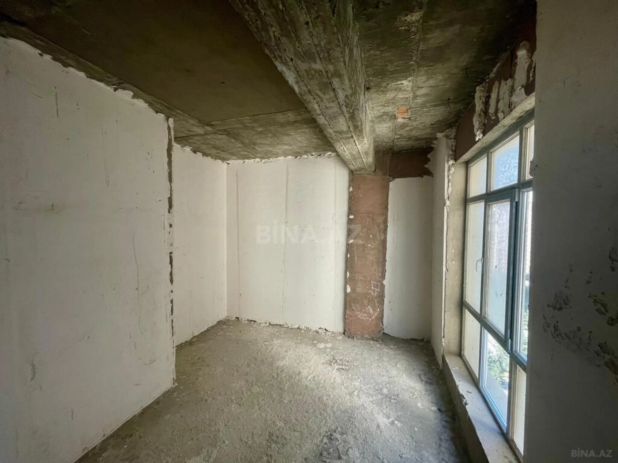 Satılır 3 otaqlı mənzil 136 m²
