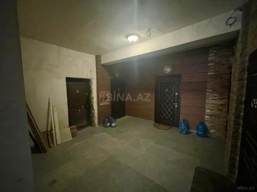 Satılır 3 otaqlı mənzil 136 m²
