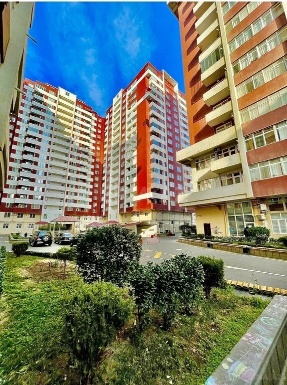 Satılır 3 otaqlı mənzil 110 m²