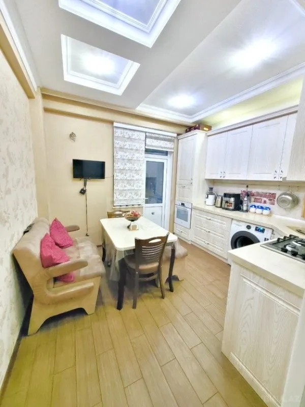 Satılır 3 otaqlı mənzil 110 m²