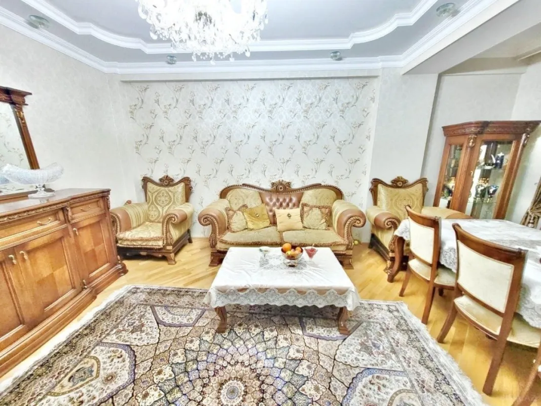 Satılır 3 otaqlı mənzil 110 m²