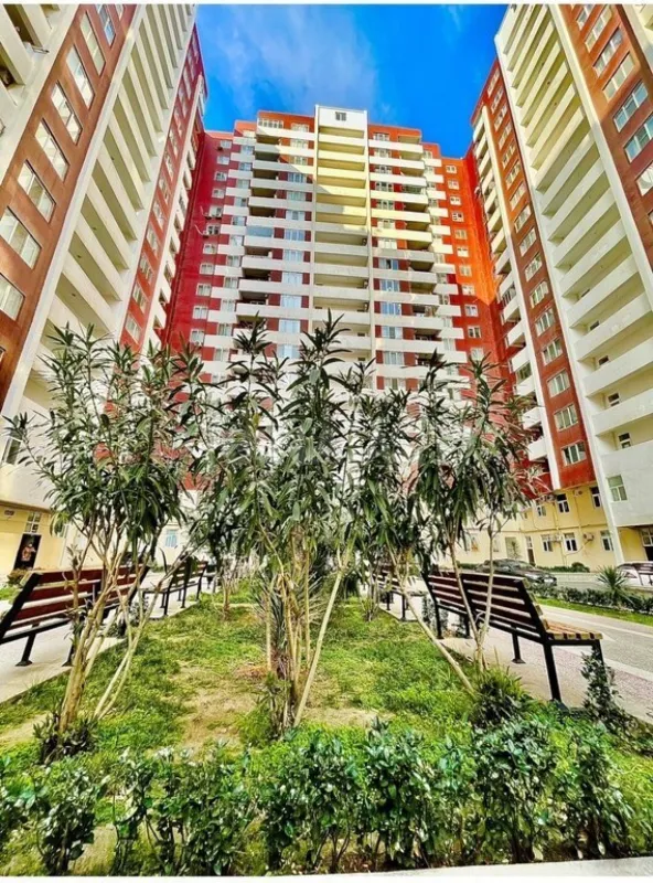 Satılır 3 otaqlı mənzil 110 m²