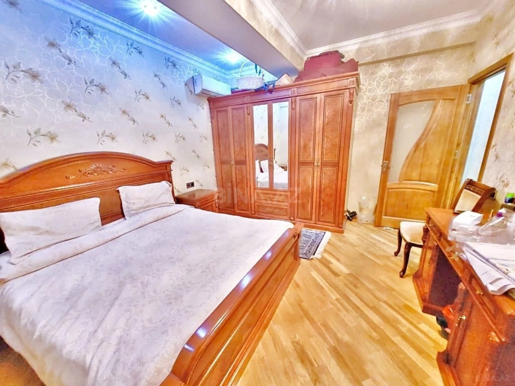 Satılır 3 otaqlı mənzil 110 m²