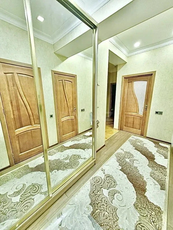Satılır 3 otaqlı mənzil 110 m²