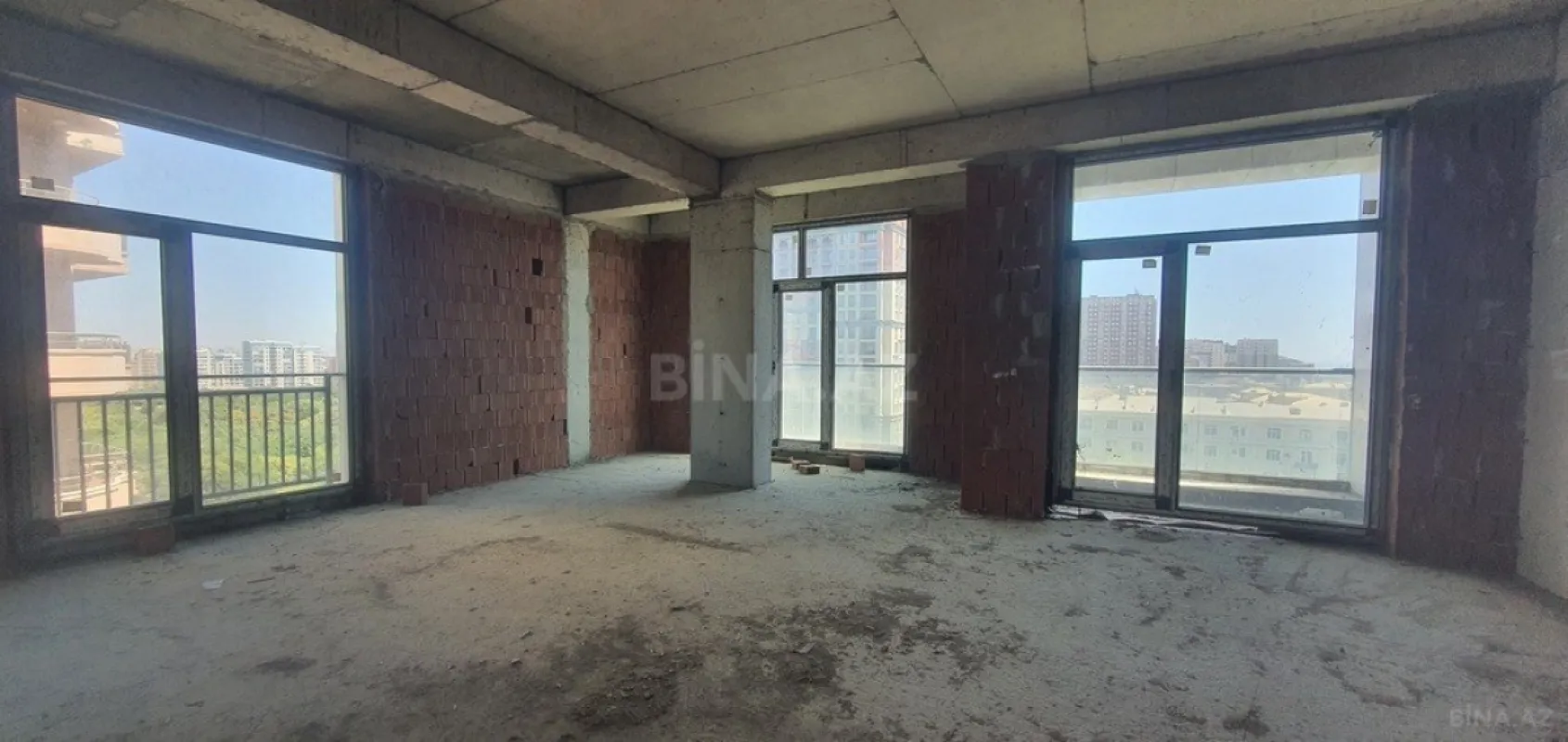 Satılır 3 otaqlı mənzil 130 m²