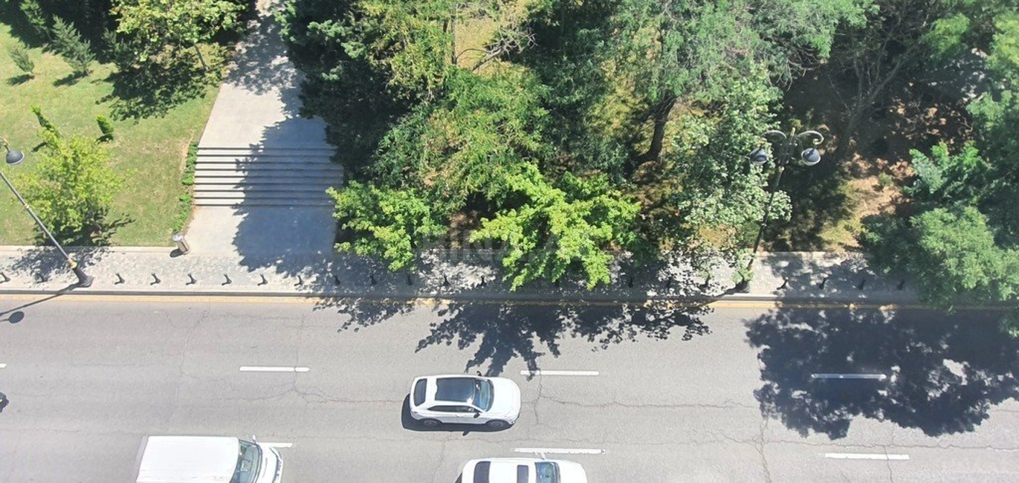 Satılır 3 otaqlı mənzil 130 m²