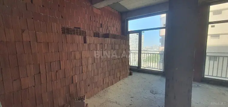 Satılır 3 otaqlı mənzil 130 m²