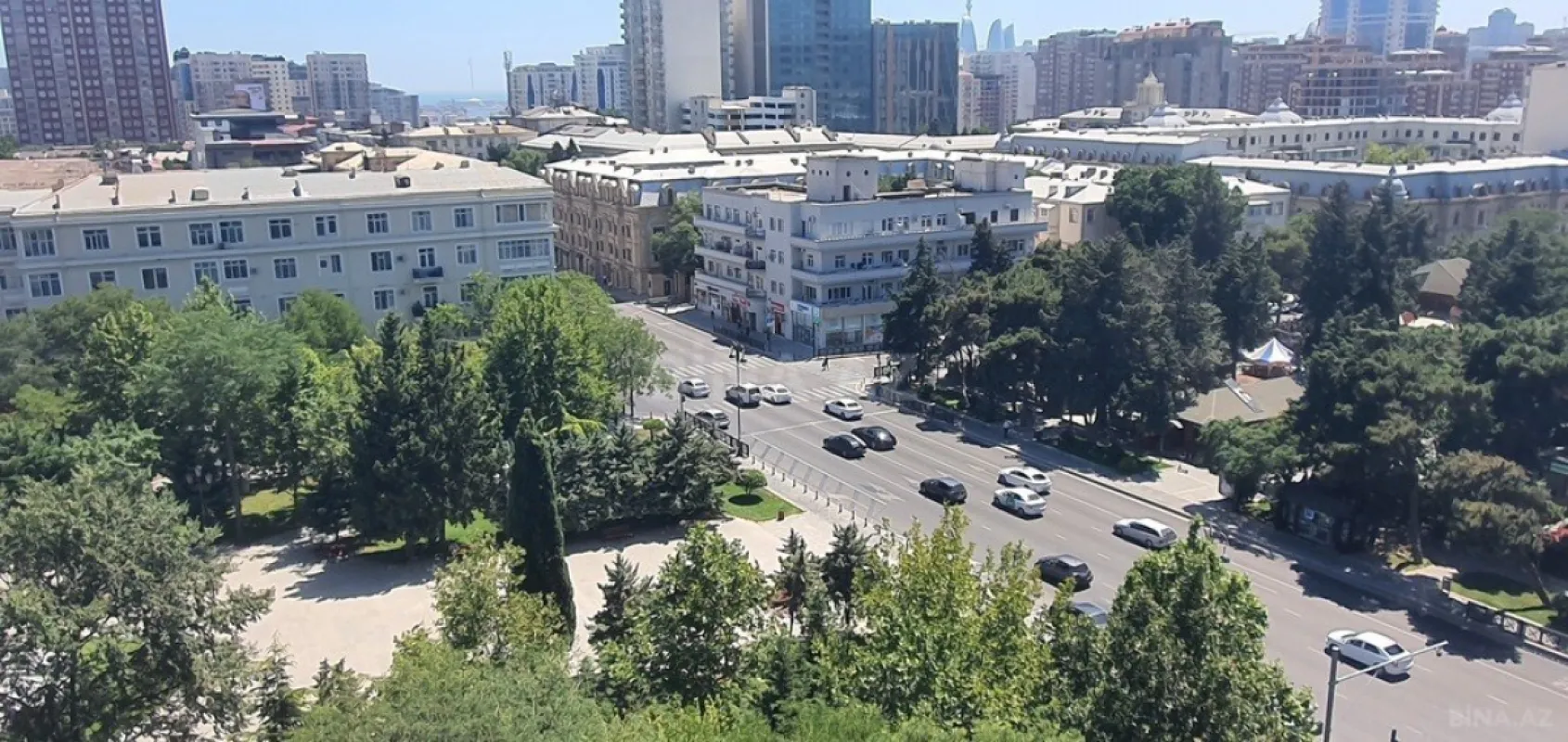 Satılır 3 otaqlı mənzil 130 m²