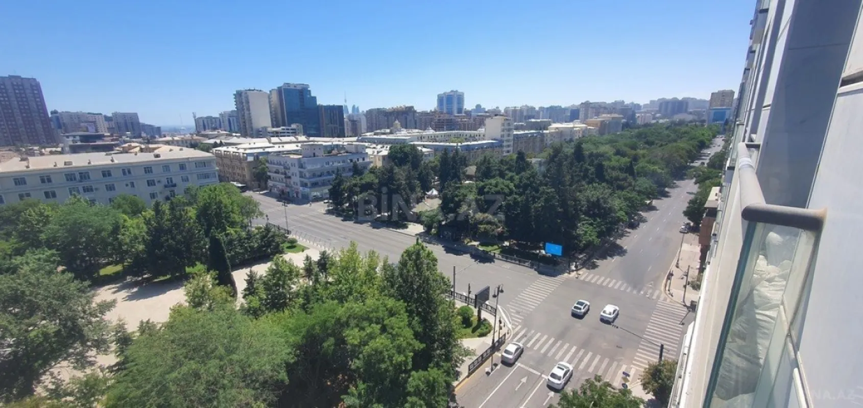 Satılır 3 otaqlı mənzil 130 m²