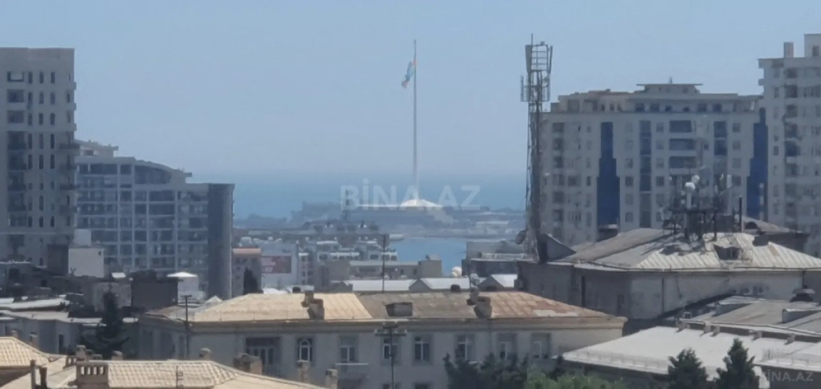 Satılır 3 otaqlı mənzil 130 m²