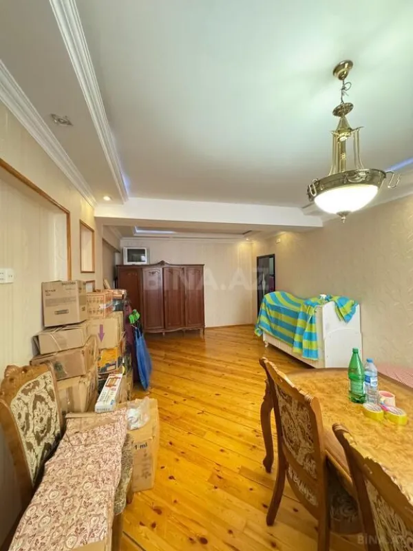 Satılır 2 otaqlı mənzil 79 m²