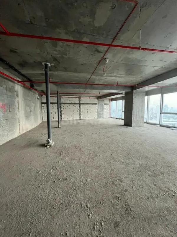 Satılır 4 otaqlı mənzil 240 m²