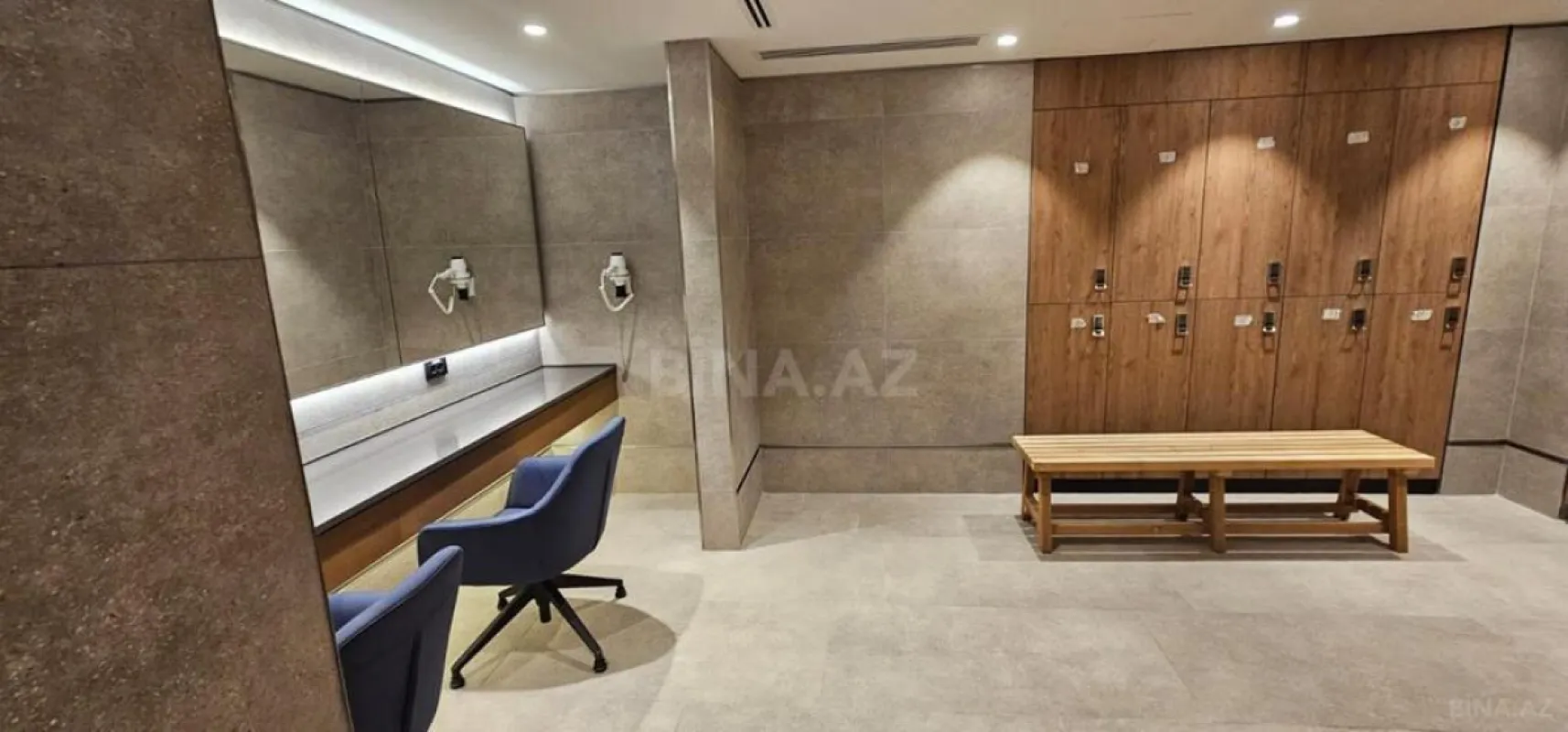 Satılır 4 otaqlı mənzil 240 m²