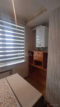 Satılır 7 otaqlı mənzil 300 m²
