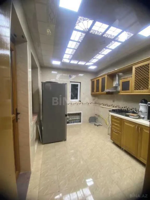 Satılır 8 otaqlı həyət evi 320 m²