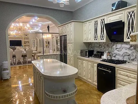 Satılır 8 otaqlı həyət evi 320 m²