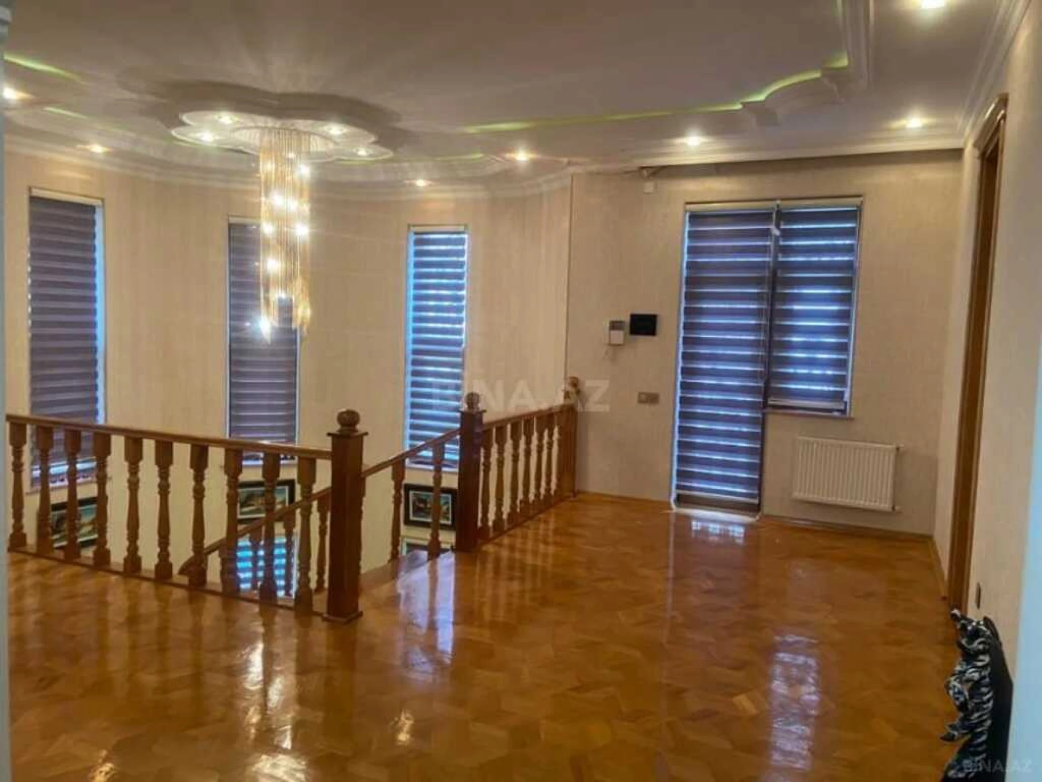 Satılır 8 otaqlı həyət evi 320 m²