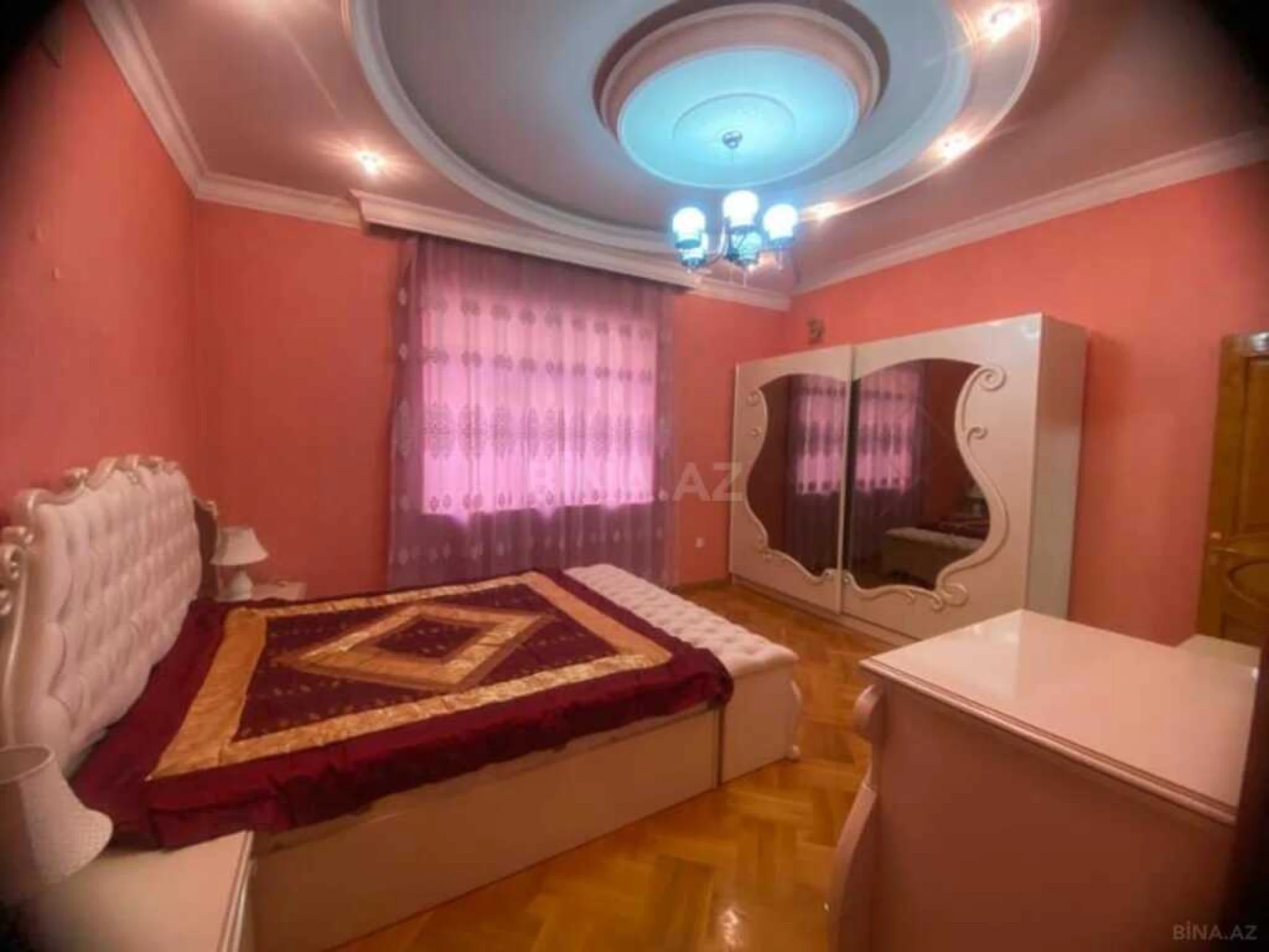 Satılır 8 otaqlı həyət evi 320 m²