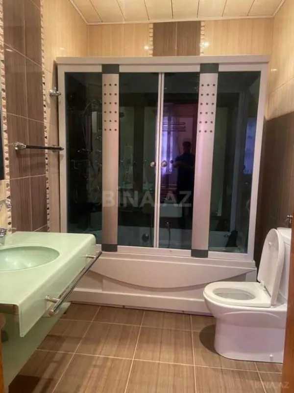 Satılır 8 otaqlı həyət evi 320 m²